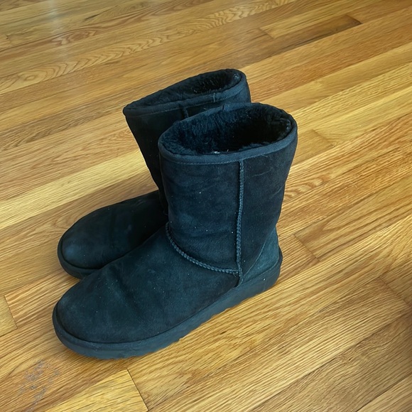 Ugg Classic Black Boot Size 9 Great Condition - Picture 1 of 3